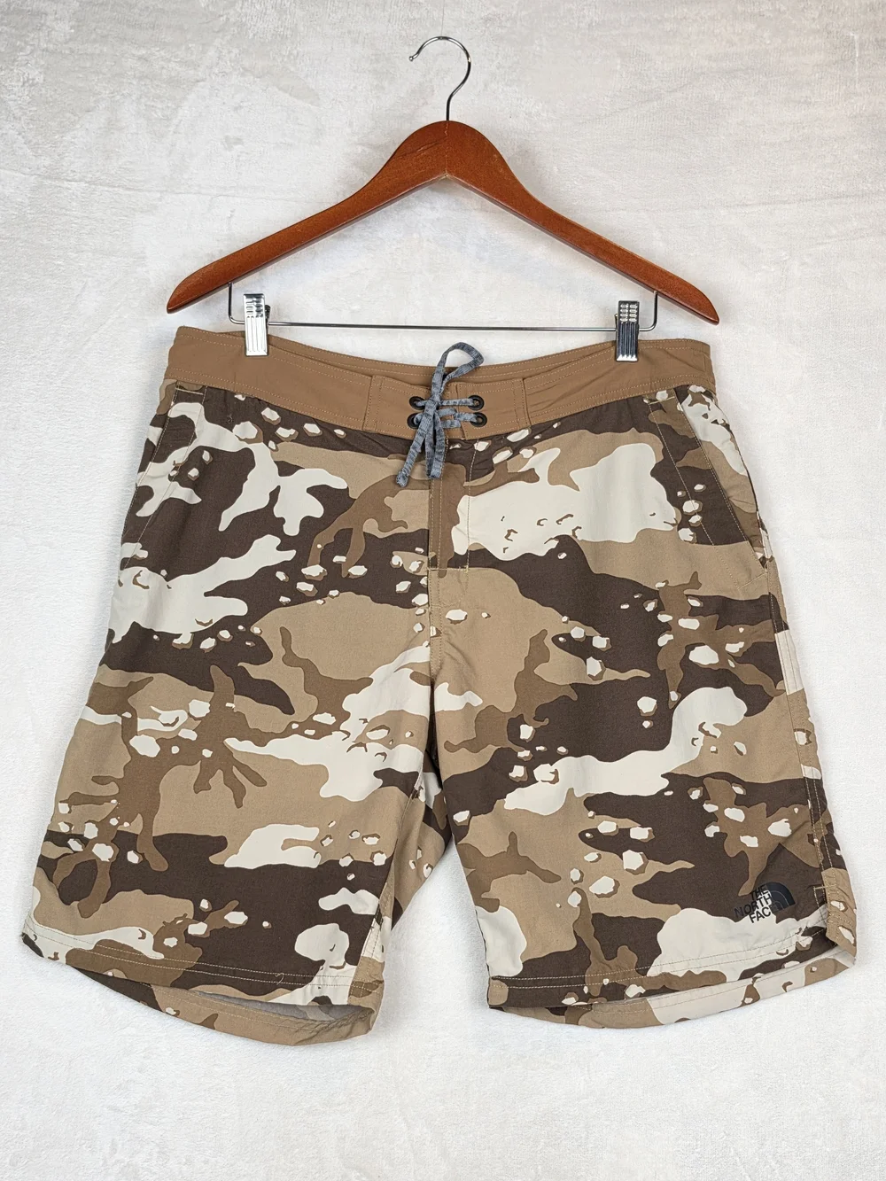 The North Face Class V Board Shorts Mens 34 Desert Camo Nylon Made in Jordan